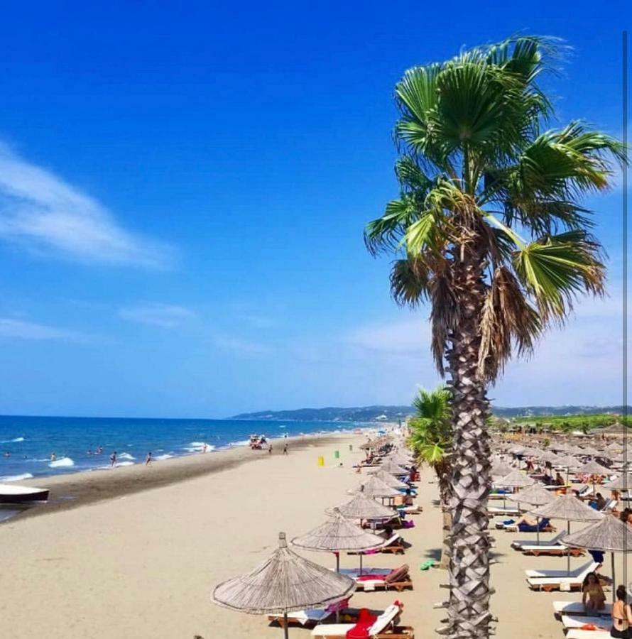 Dhoma Plazhi * Spille
